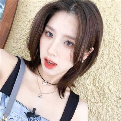 战火中的花蕾